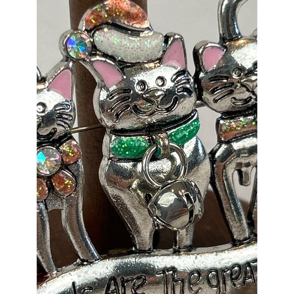 Christmas Cats Brooch "Friends Are The Greatest Gift" Sparkly Moving Bell - Picture 3 of 8